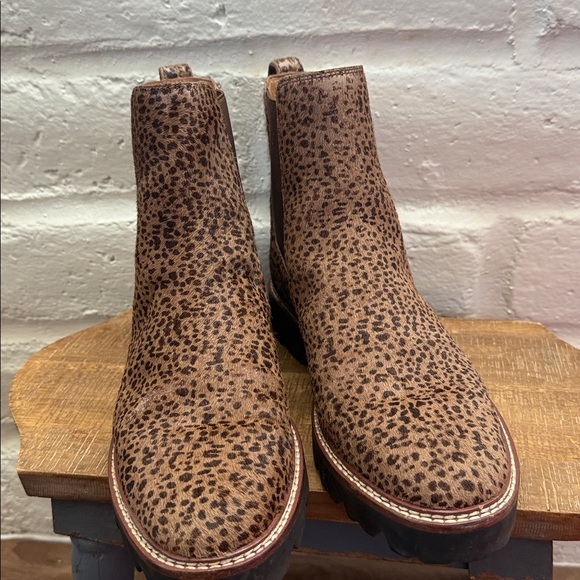 Madewell Leopard Print Ankle Boots (size 9) - Picture 6 of 17